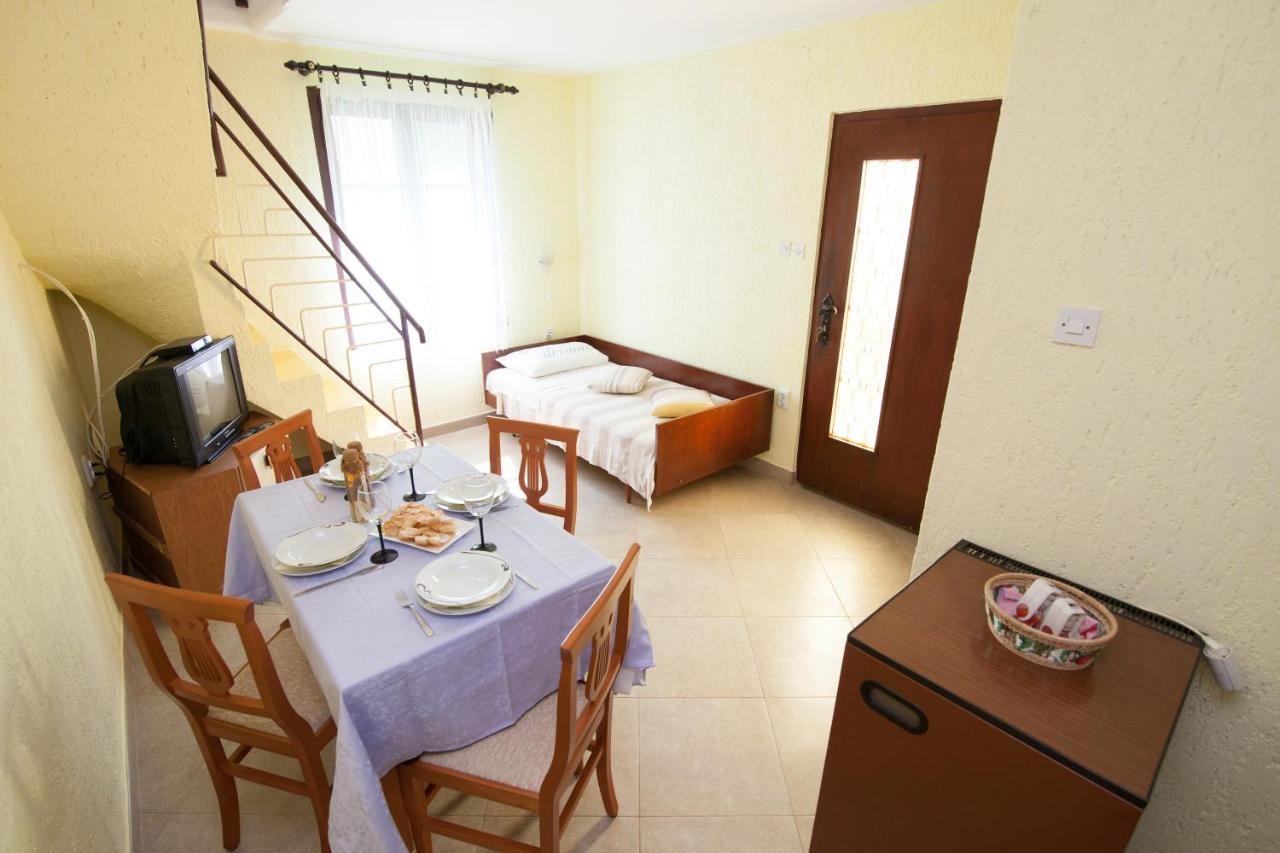 Apartman Kristina Appartement Banjole Buitenkant foto